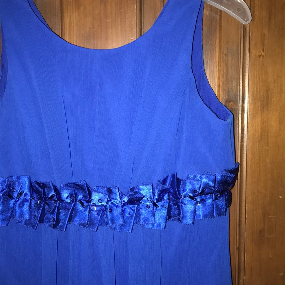 Blue dress 👗 - Picture 2 of 5